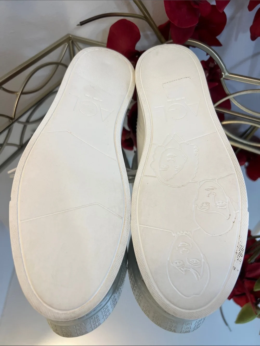 AGL White Leather Sneakers with Black Heel and Beige Suede Toe Size 38 (US 8)